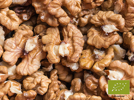 Walnuts conventional or organic quality